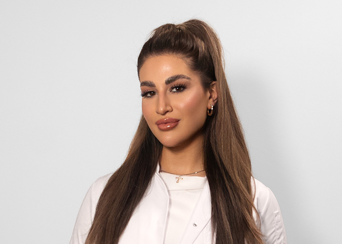 Marina Petrosian Clinic Deals Behandelaar