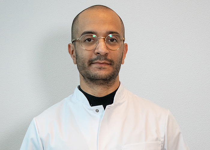 Rakan Sulaihem Clinic Deals behandelaar