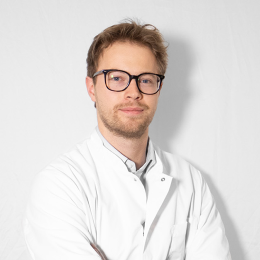 Dr. Ralph  de Loecker