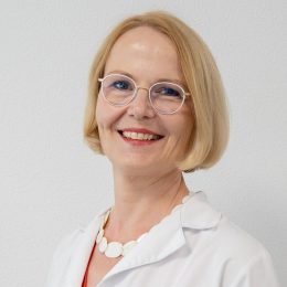 Dr. med. Cornelia  van Tuil